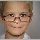 Cerca de 20% das crianças em idade escolar têm problemas oculares